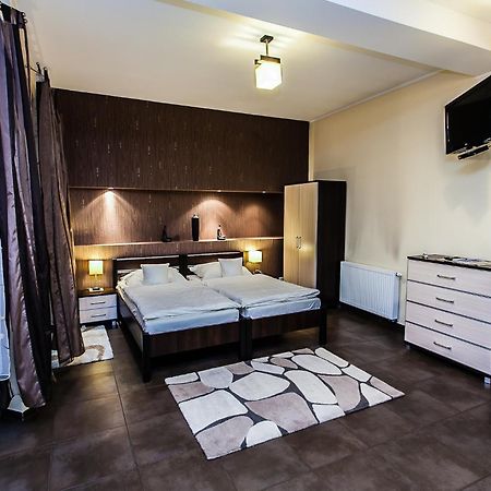 الشقق الفندقية بيتومفي  Apart-Lux المظهر الخارجي الصورة